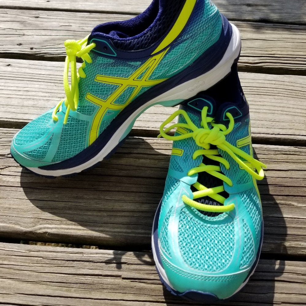 Aqua Asics 8.5